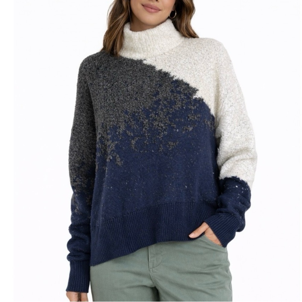 Lululemon sweater Ombre Knit Textured Turtleneck Navy blue/white speckled SZ 8